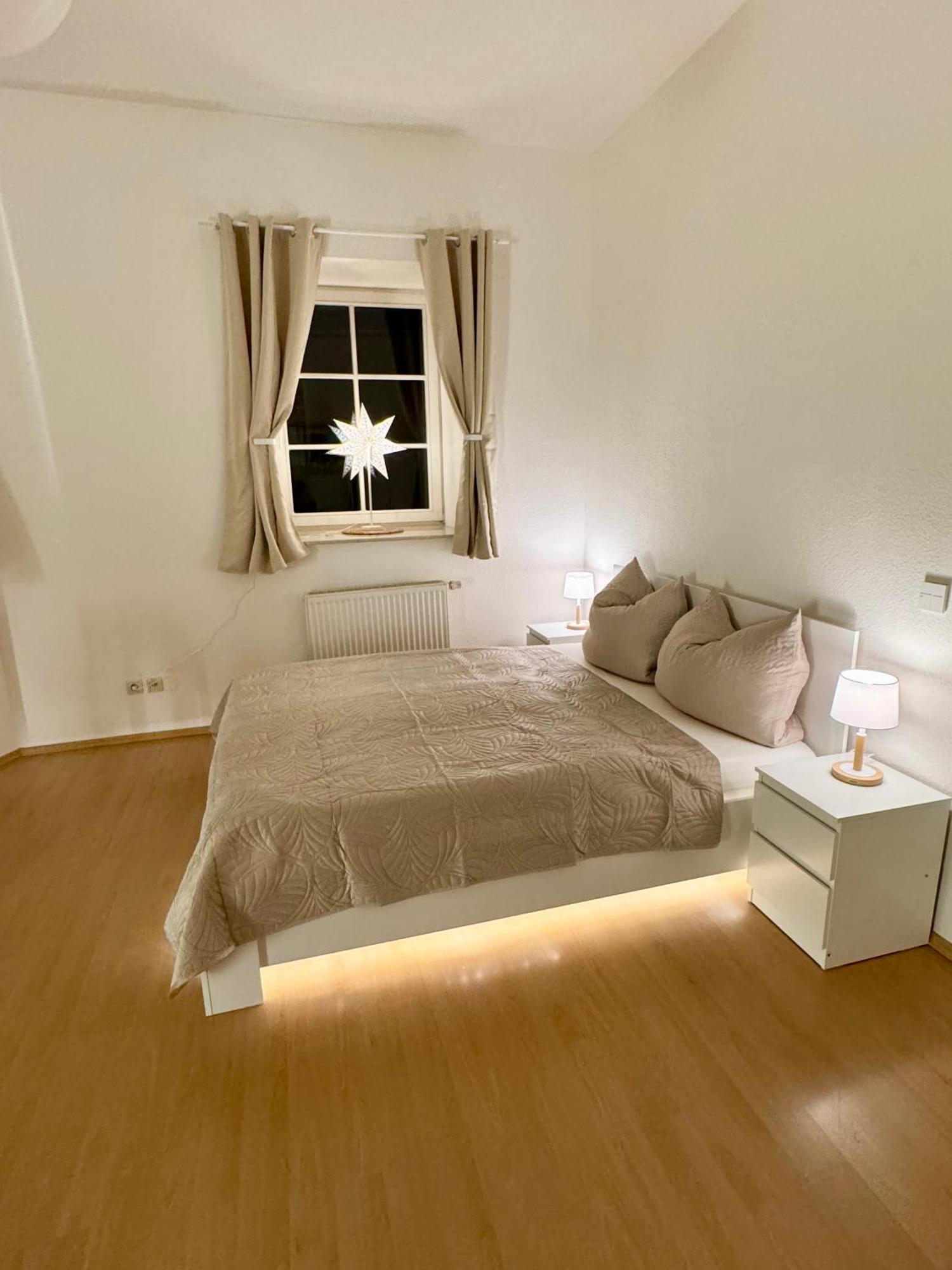 Ferienwohnung Schildblick Modernes Apartment Direkt In Der Altstadt Von Erfurt Nahe Der Kraemerbruecke - Beste Innenstadtlage Екстер'єр фото