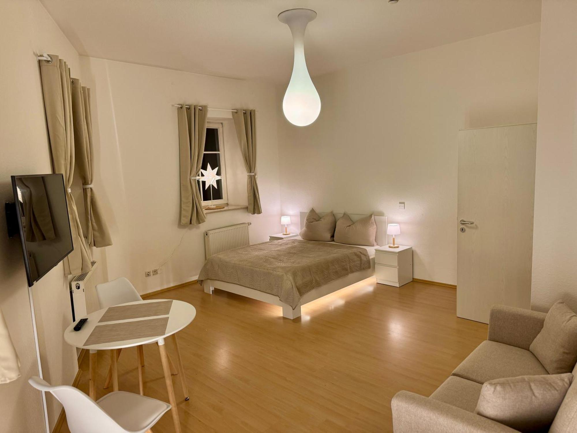 Ferienwohnung Schildblick Modernes Apartment Direkt In Der Altstadt Von Erfurt Nahe Der Kraemerbruecke - Beste Innenstadtlage Екстер'єр фото